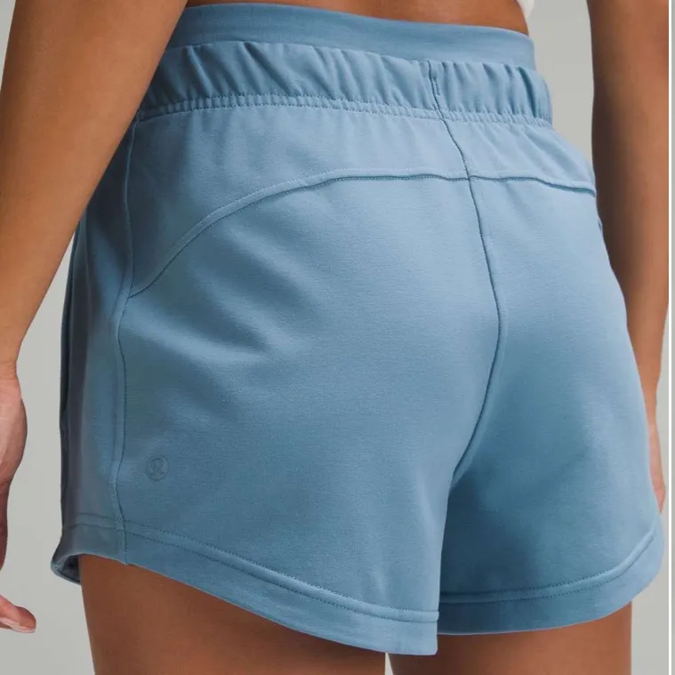 Lululemon Inner Glow High-Rise Short 3"
Utility Blue - Image 8