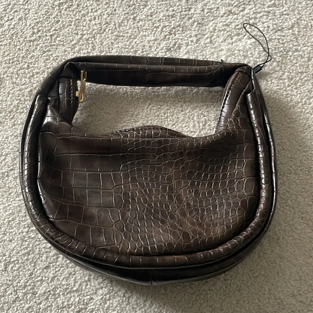Stunning New Prettylittlething Brown Snakeskin Small Shoulder Bag - Image 4