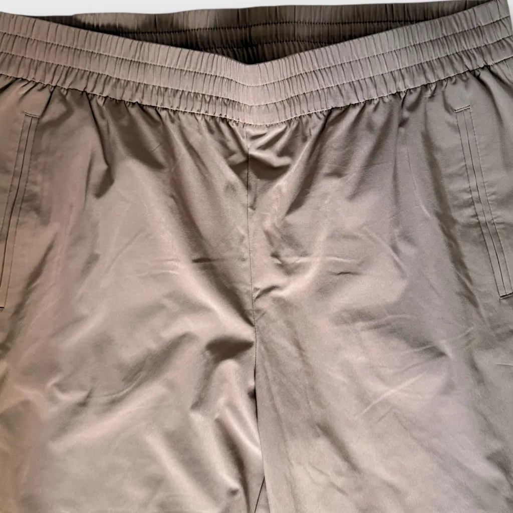 Banana Republic Tapered Ankle Jogger Pants in Taupe – Size L - Image 4