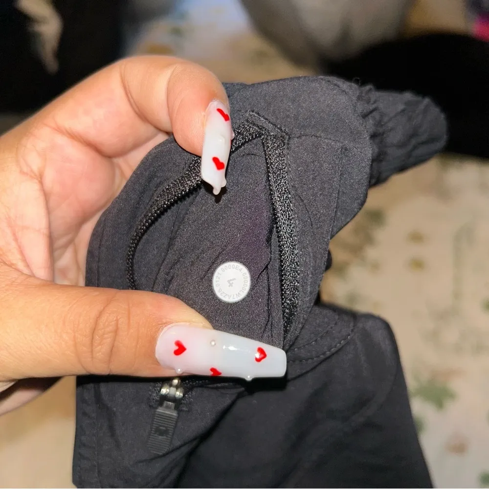 Lululemon Tracker Short V *4" Black - Image 6