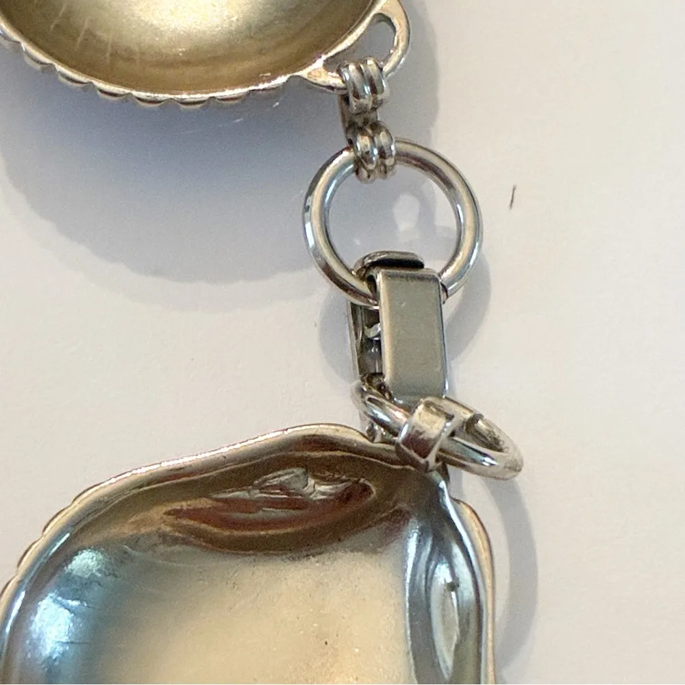 Silvertone Scalloped Seashell Clasp Bracelet Jewelry Silver - Image 4