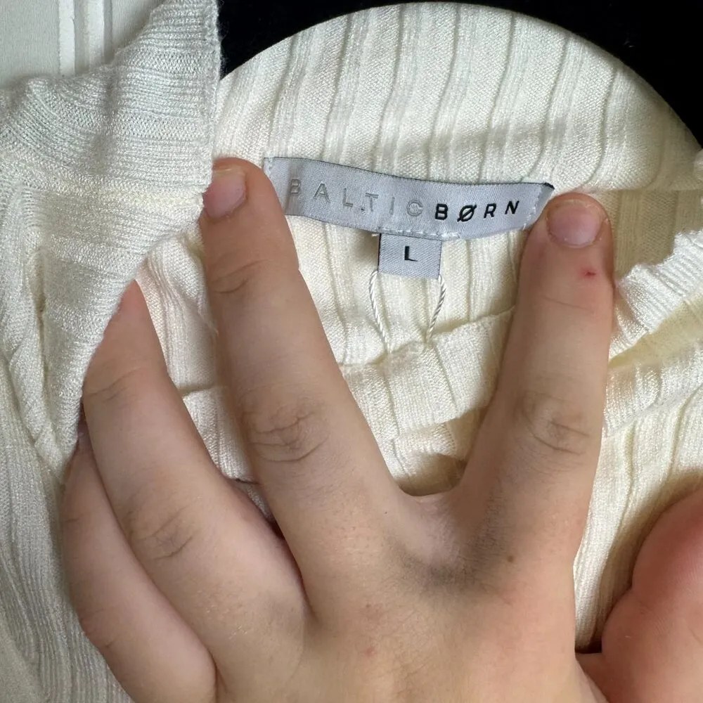 Baltic Born NWT Ivory Ribbed Sleeveless Mock Neck Top Size Large A3 - Image 10