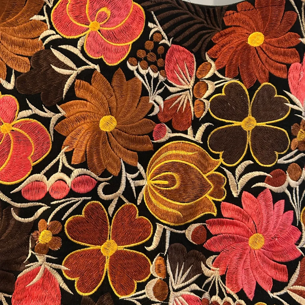 Embroidered Tote Bag Black Pink Brown - Image 2