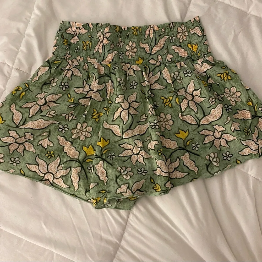 Aerie Real Good Floral High Rise Smocked Shorts - Image 2