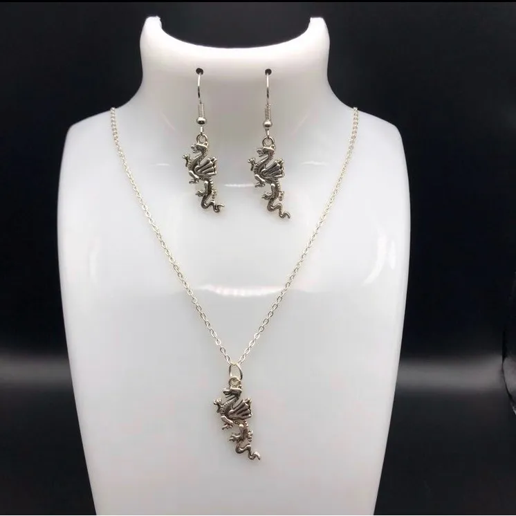 Intricate Silver Dragon Necklace with Artistic Design - Image 4