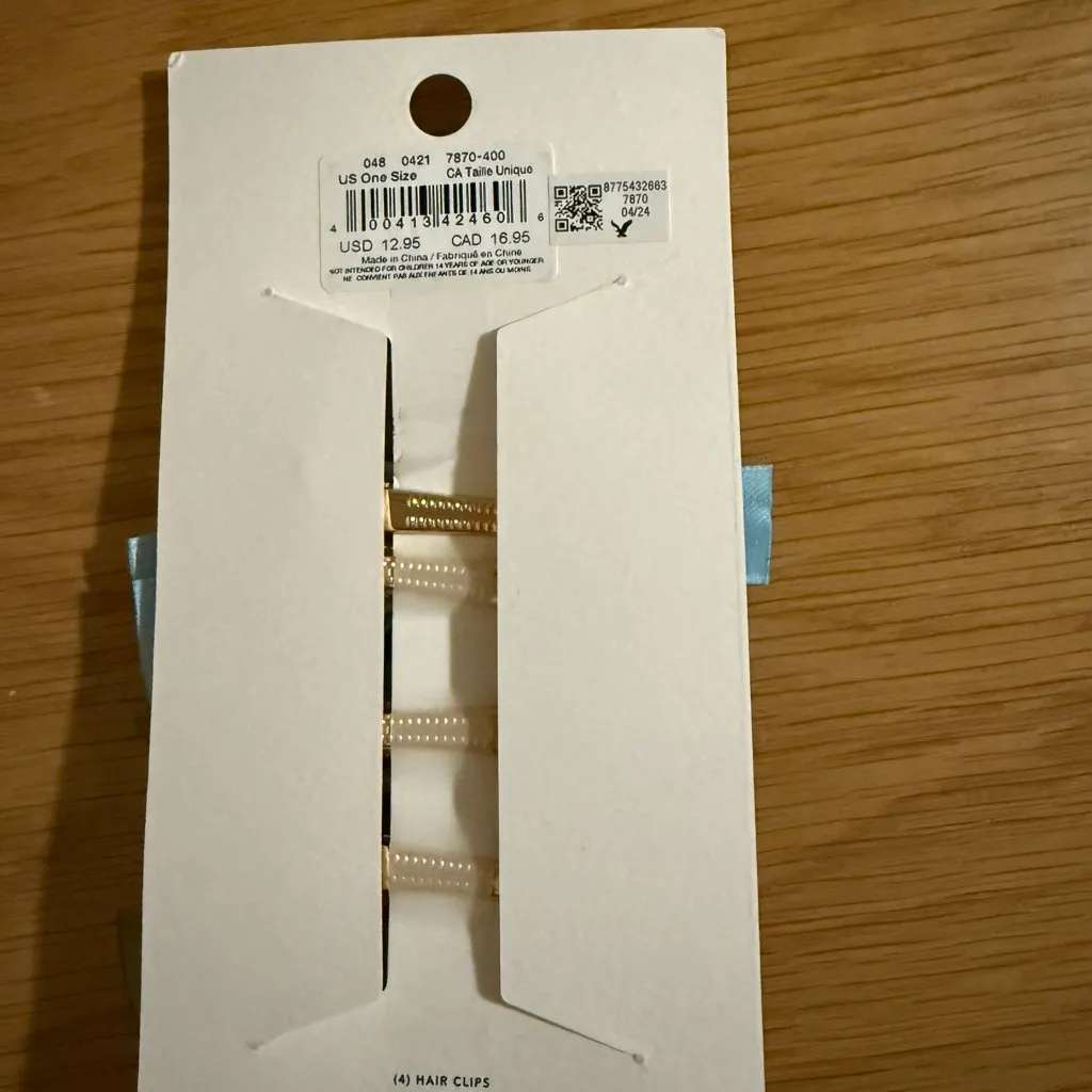 NWT: American Eagle Blue and Green 4 pack hair bow clips - Image 3