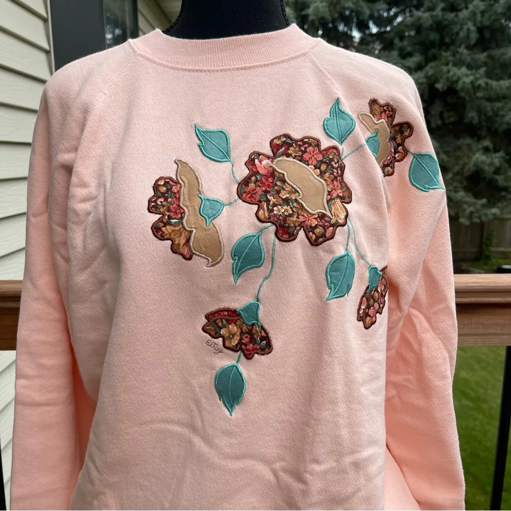 VTG Hanes Peach Embroidered Floral Crewneck Sweater USA Womens *READ* Pink Size M - Image 2
