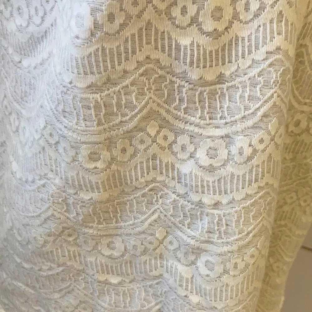 O’Neill sweater. Ribbed sleeve cuffs. Raw hem. - Image 2