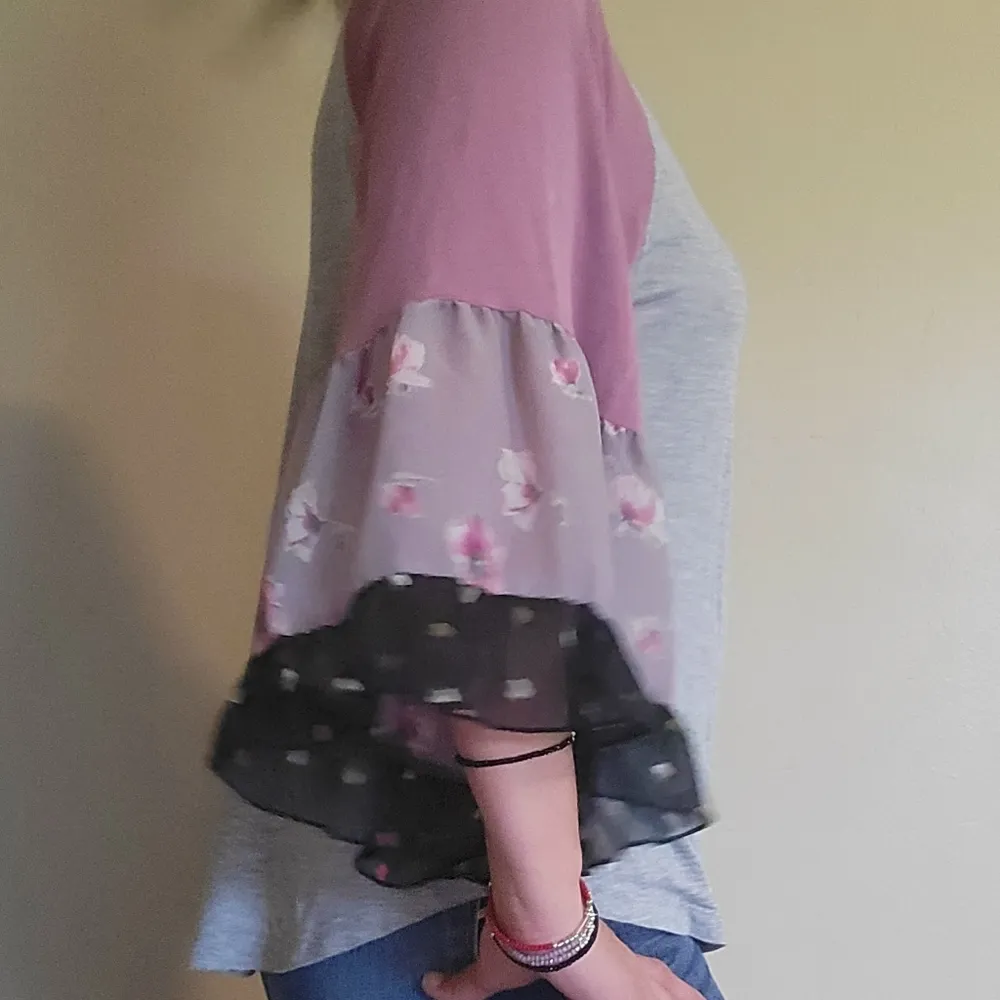 Oddy bell sleeve raglan top size medium - Image 2