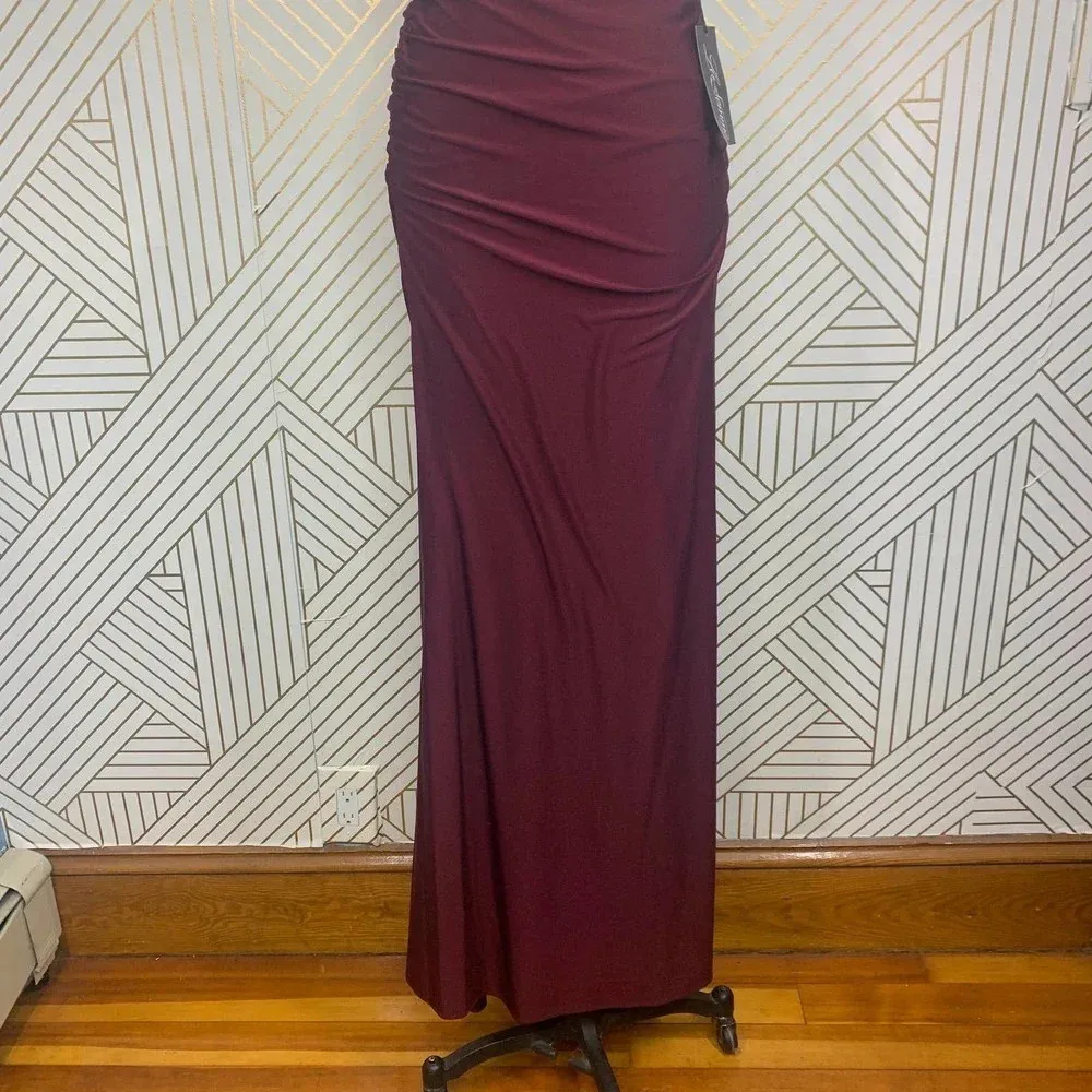 La Femme Strapless‎ Two-Piece Trumpet Gown in Dark Berry Size US 12 - Image 6
