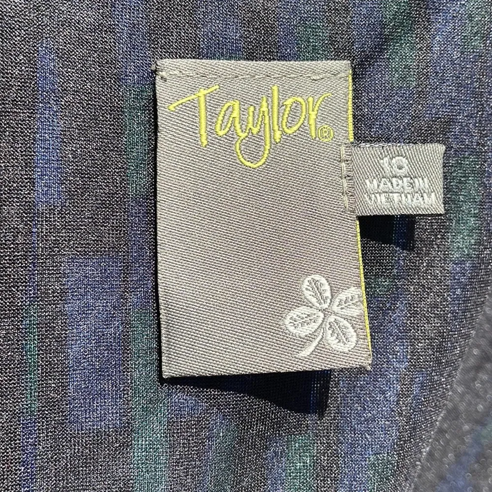 Taylor Swift Sleeveless Geometric BodyCon - Image 2