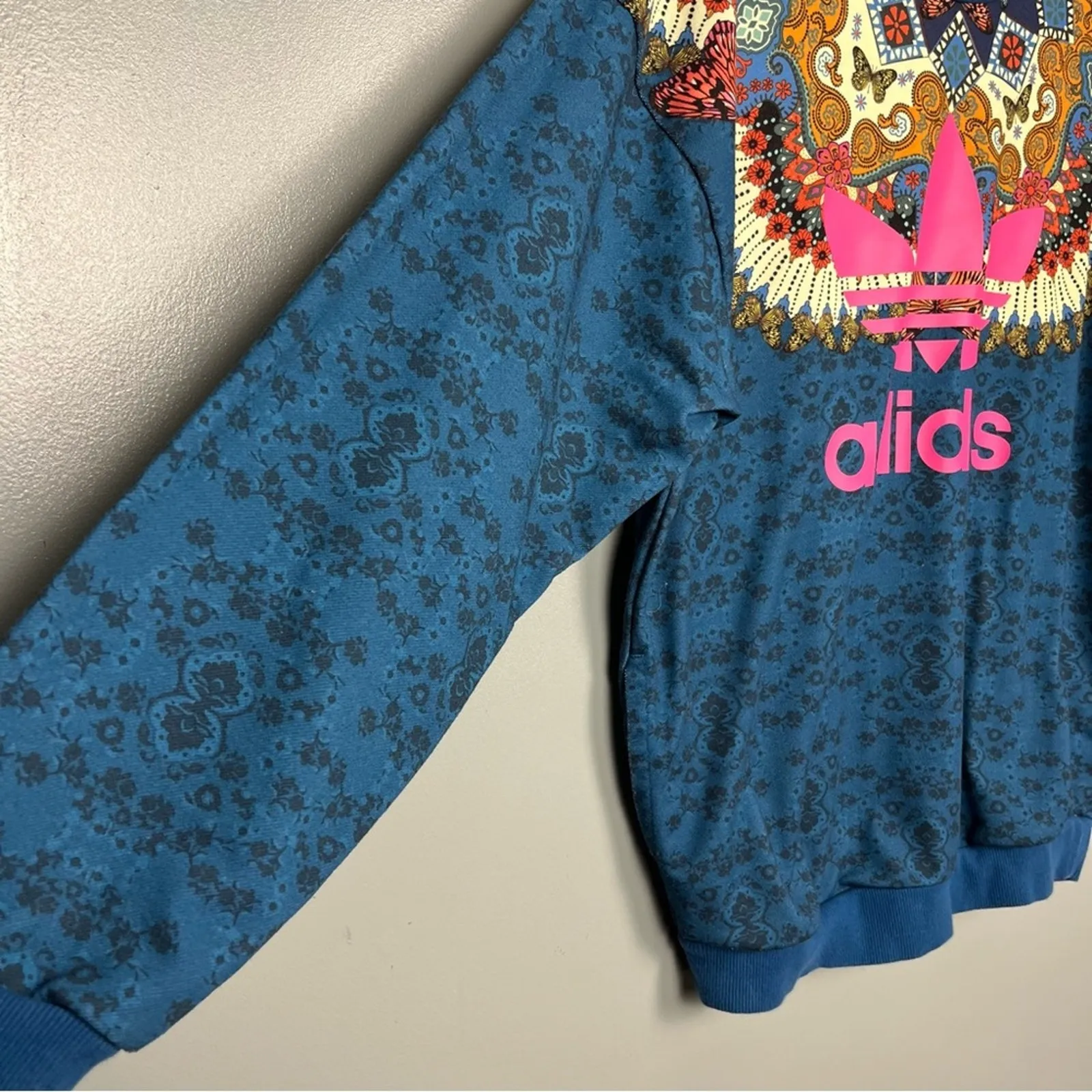 adidas X Farm Rio Borbomix Butterflies Sweatshirt Pull Over Blue Pink Women’s S - Image 5