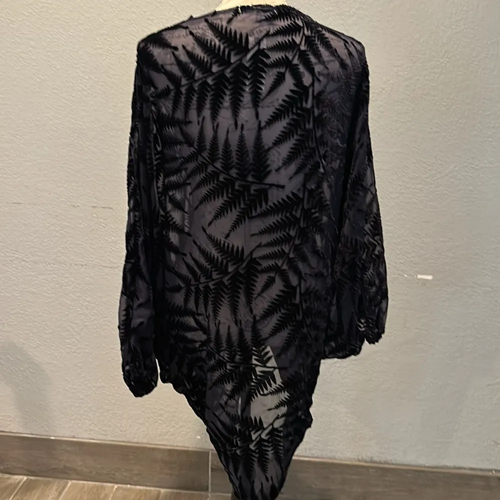 New with tags Anthropologie Velvet Fern Kimono - Image 9