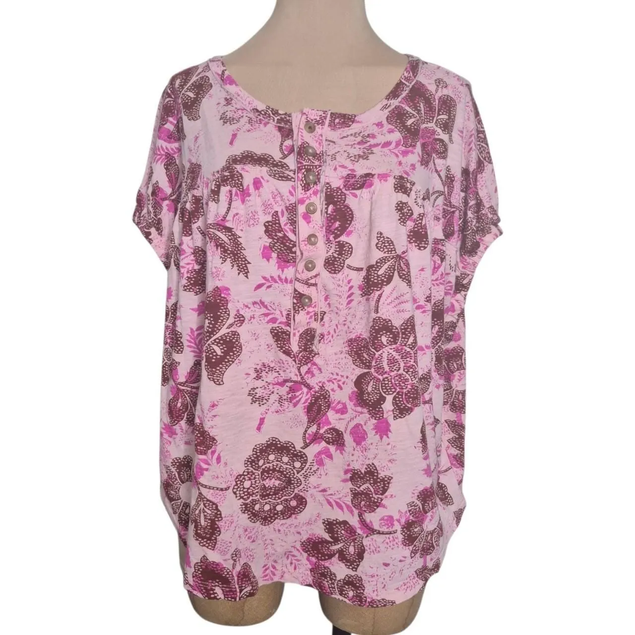 Pilcro Anthropologie Top Pink Combo Floral Ruched Henley Tee Size Small - Image 3