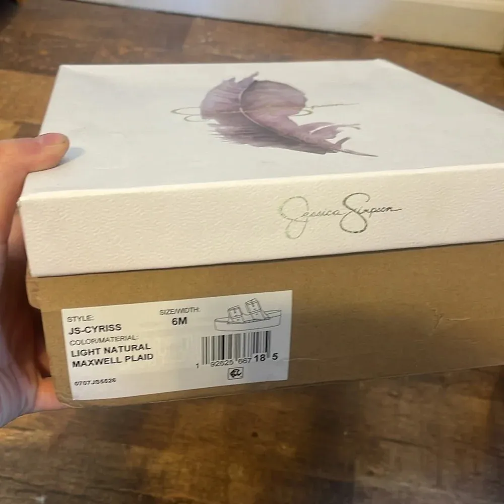 Jessica Simpson Cyriss Platform Wedge Sandal in Plaid With Buckle size 6 - Image 4