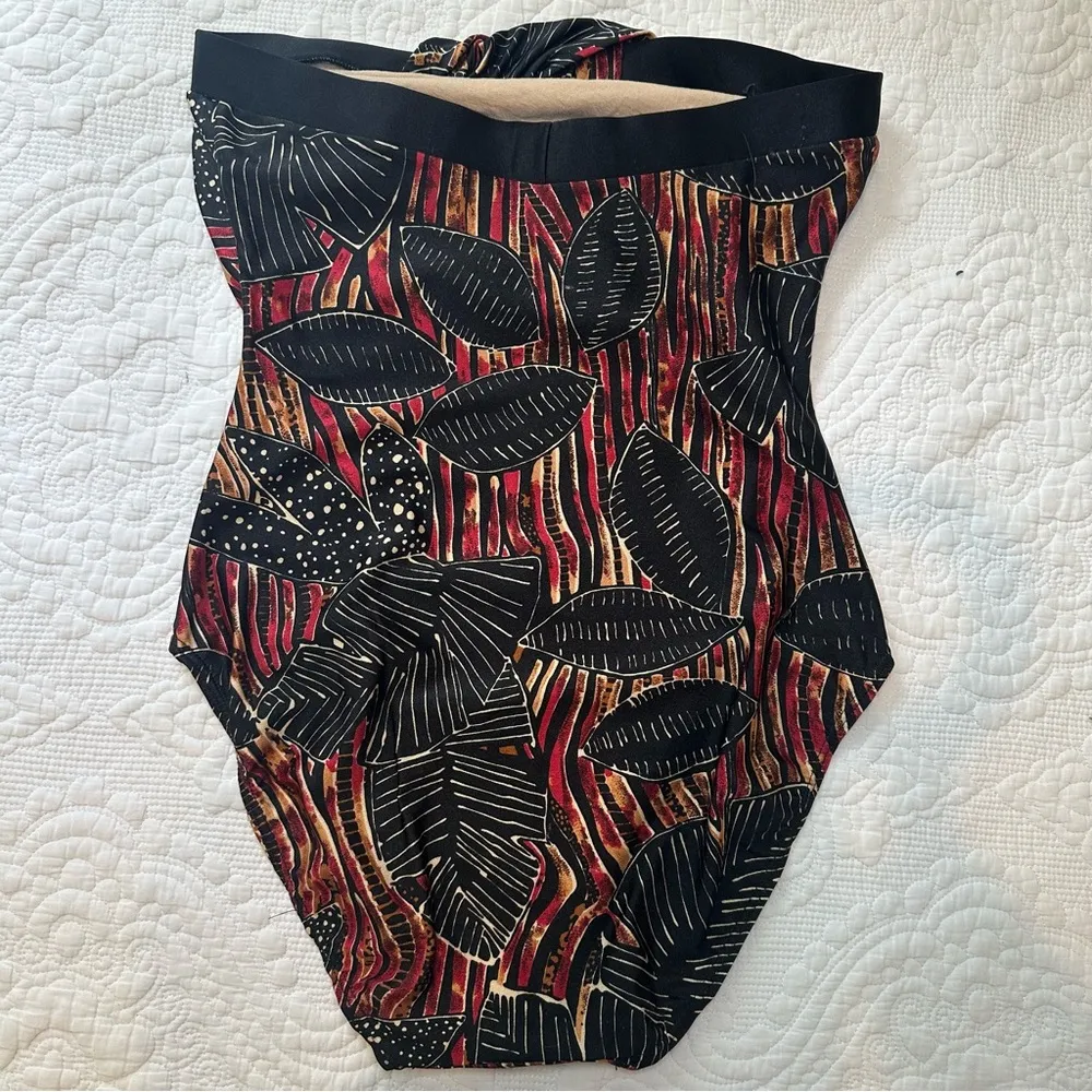 Pierre Cardin Vintage Strapless One Piece Bathing Suit. Size: 12. - Image 4