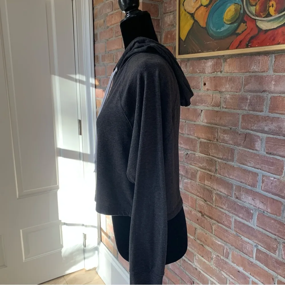 H&M Divided Basic Charcoal Gray Cropped Hoodie M - Image 5