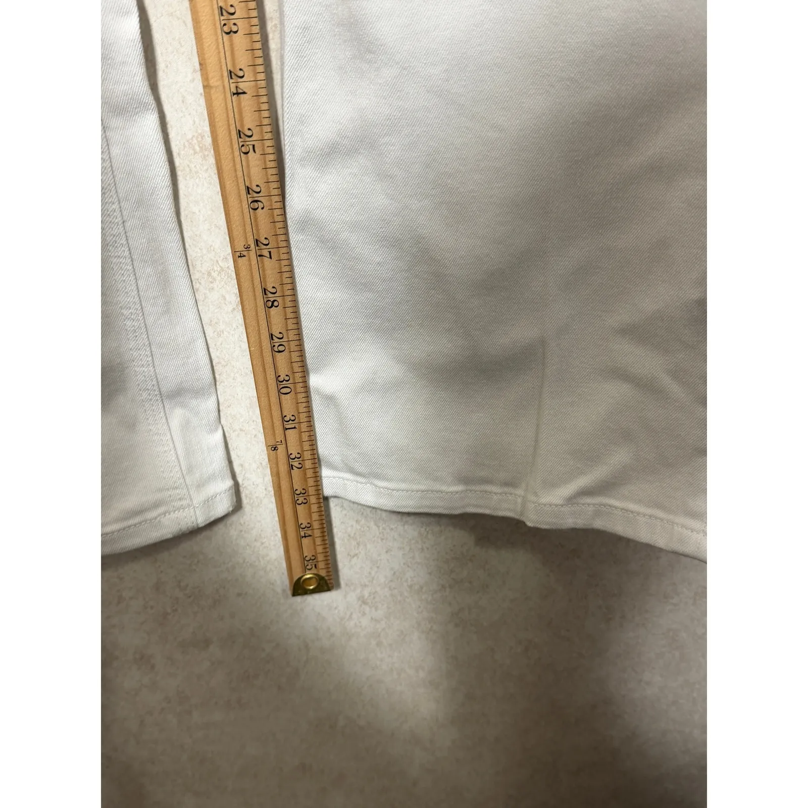 CAbi‎ Jeans Women's White Denim Flare Zipper Pocket Jeans Size 8 Casual Everyday - Image 6