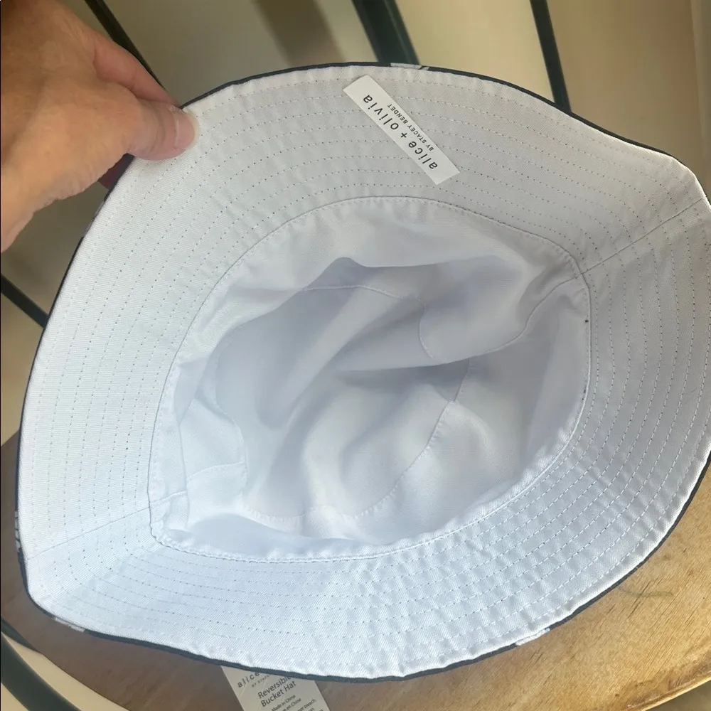 Alice + Olivia Daisy Reversible Bucket Hat NWT - Image 11