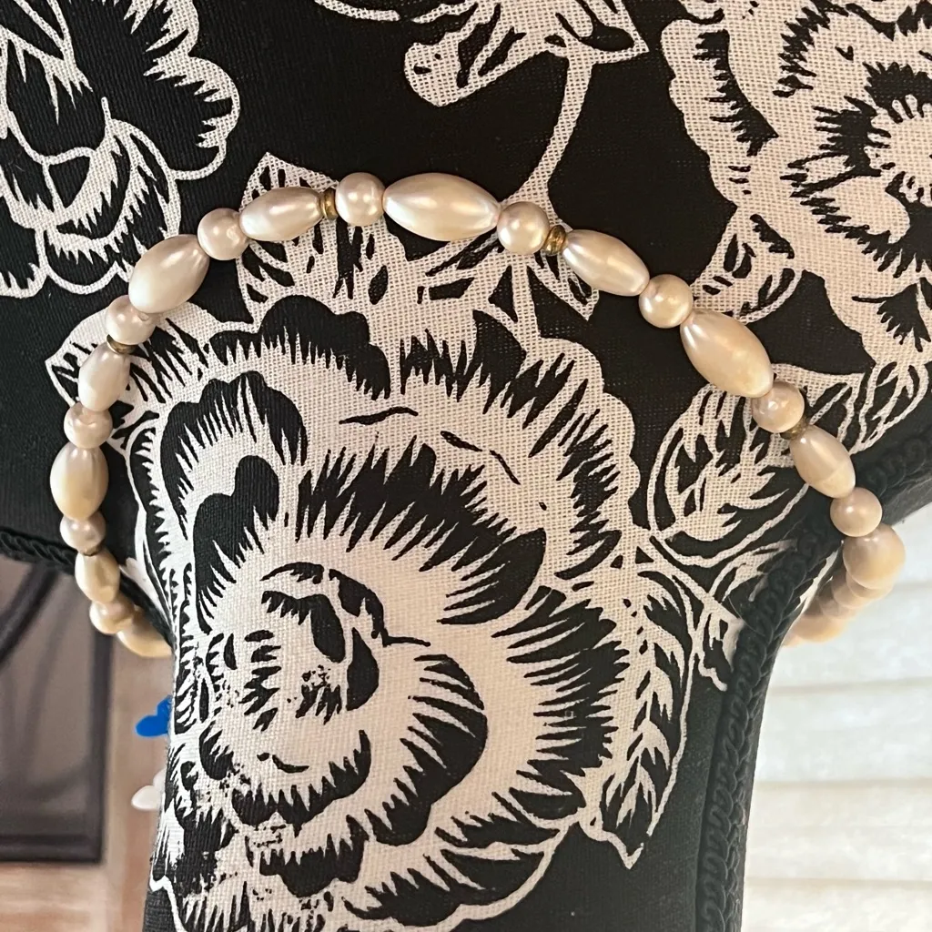 Vintage Marvella Pearls Strand with Gold Details Spacer Beads‎ - Image 3