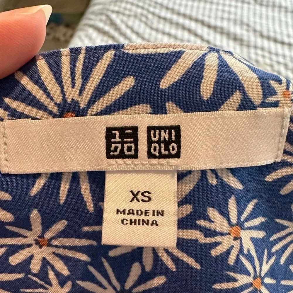 Printed V-Neck Long-Sleeve Blue Floral Blouse XS - Image 3