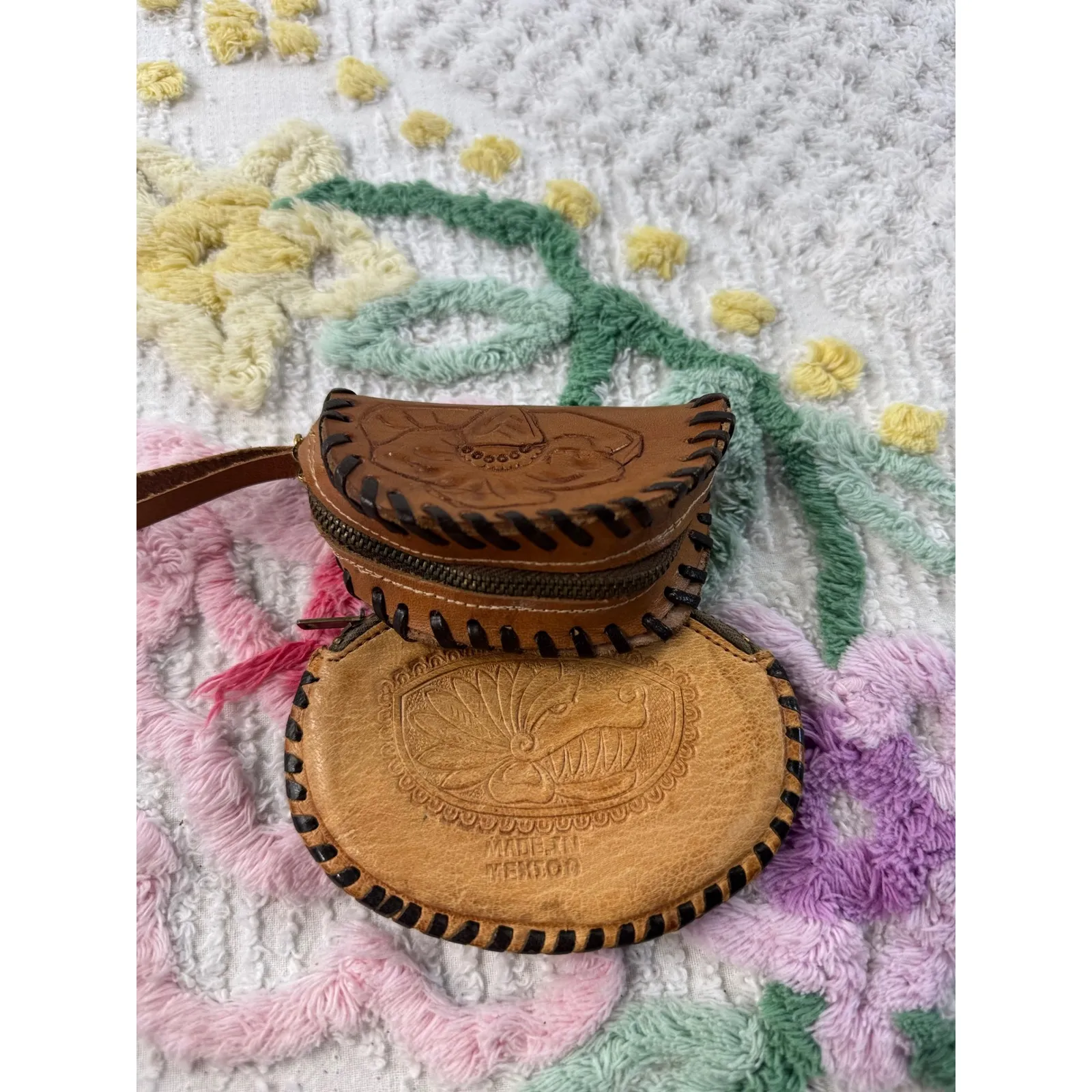 Vintage Tooled Leather Coin Purse Pouch Florida Mexico Floral Design Brown - Image 4