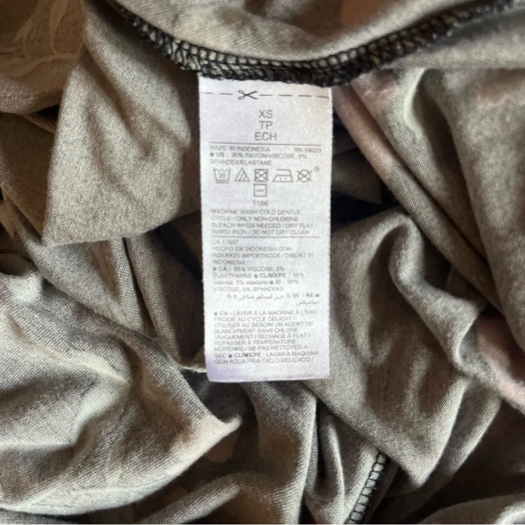 Old Navy Pink and Black Floral A-Line T-Shirt Knee Length Dress - Image 6