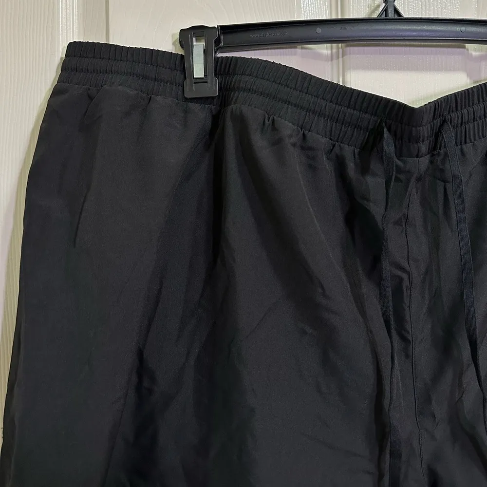Old Navy active dolphin hem shorts black size 3X NWT - Image 2