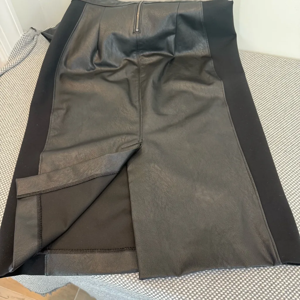 SPANX Leather-Like Combo Fitted Dress - Classic Black Size M - Image 10