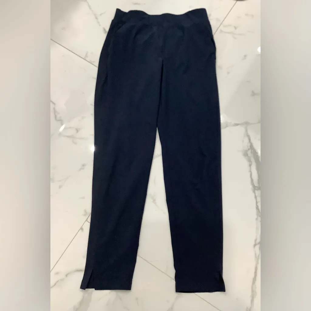 ATHLETA shorts and joggers in GREAT condition - Image 13