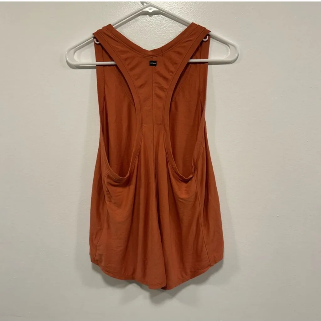 Prana tank top! Rust burnt Orange athletic Sleeveless Top! Size medium - Image 4