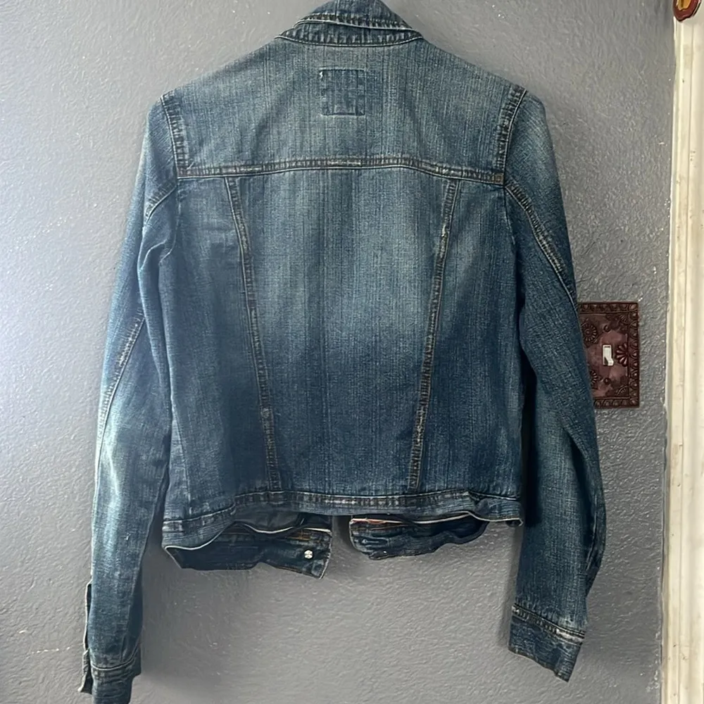 Old Navy Jean Jacket Size Medium - Image 3