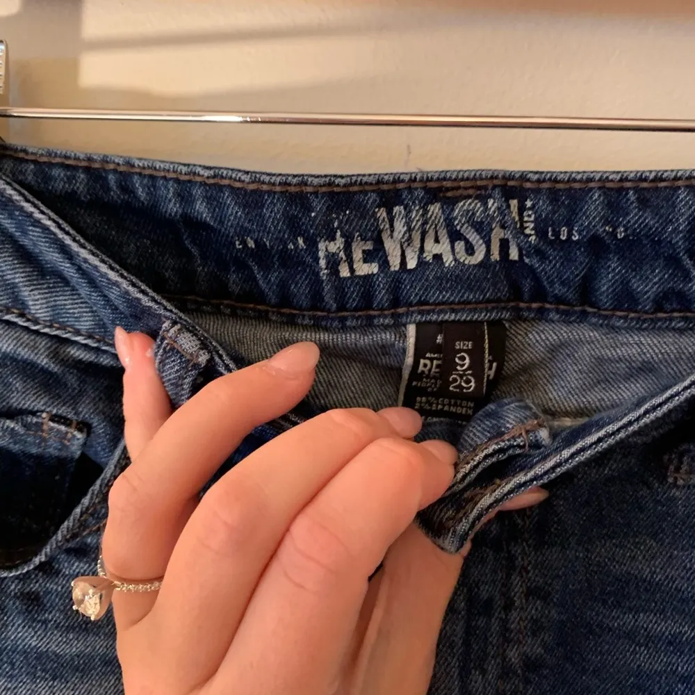 Rewash Distressed Jeans size 9/29 - Image 3