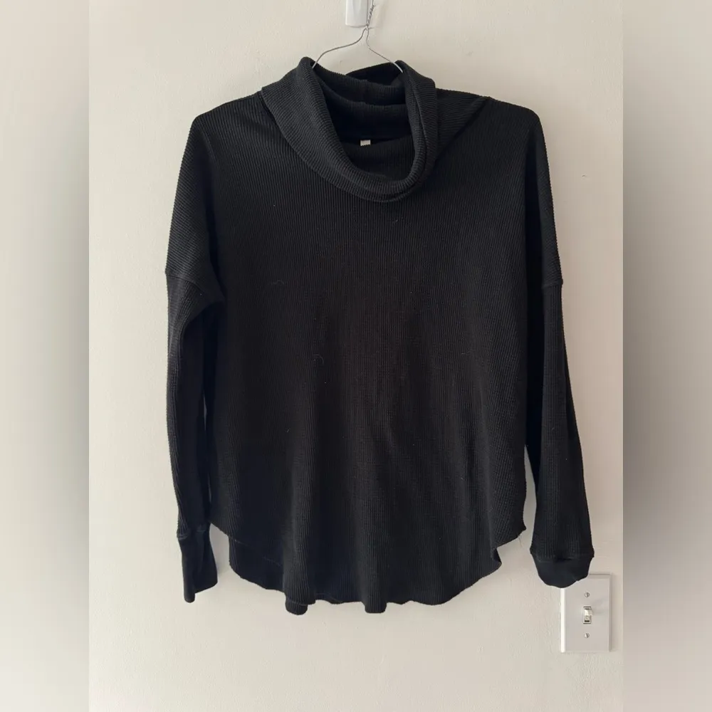 The Group Babaton Aritzia Thermal Cowlneck Turtleneck Waffle Knit in Black Large - Image 2