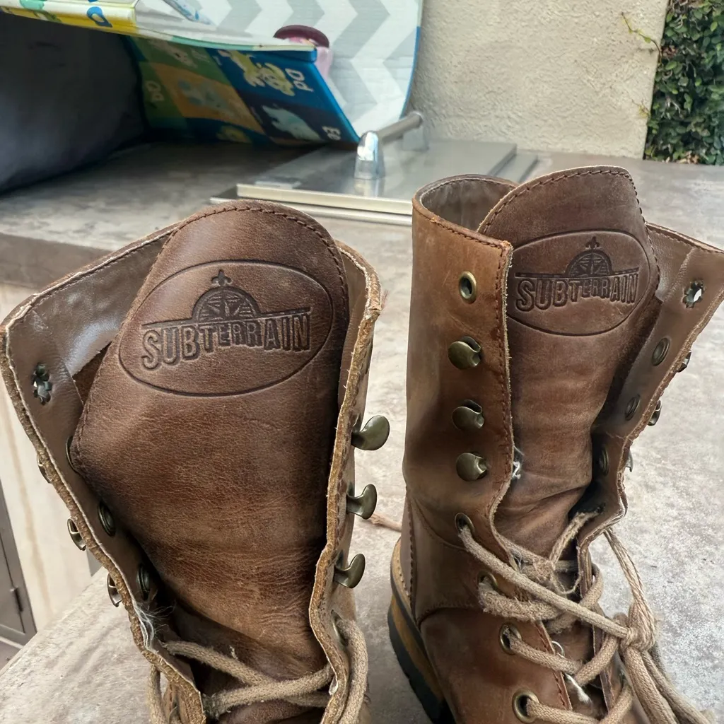 Subterrain Tan real leather size 6.5 lace up distressed boots. Brown - Image 10