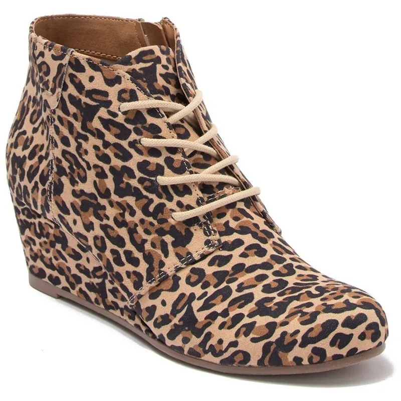 DV Dolce Vita Leopard Print‎ Wedge Ankle Boots Lace Up Side Zip Women's Size 6 Brown - Image 13
