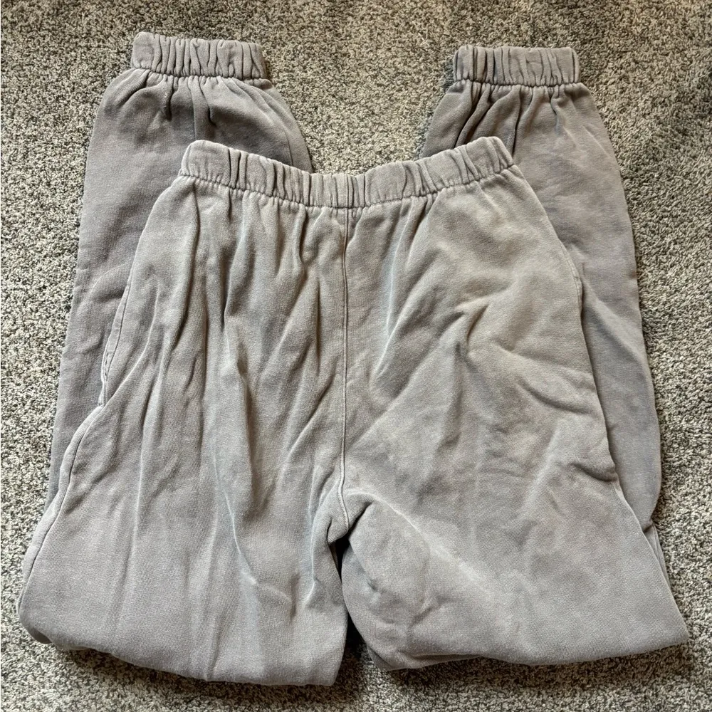 Brandy Melville Rosa Sweatpants - Image 3