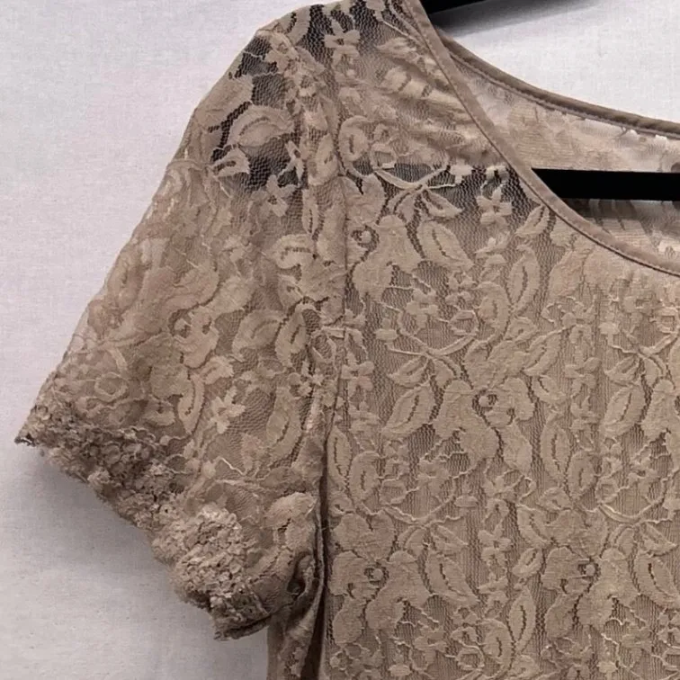 Express Lace Top Large Floral Sheer Cover Up Feminine Resortwear Travel Vacation - Image 4