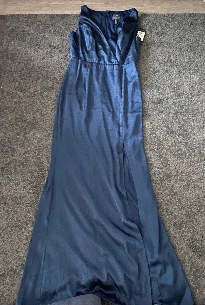 Adrianna Papell Satin V Neck Side slit Gown navy - Image 4