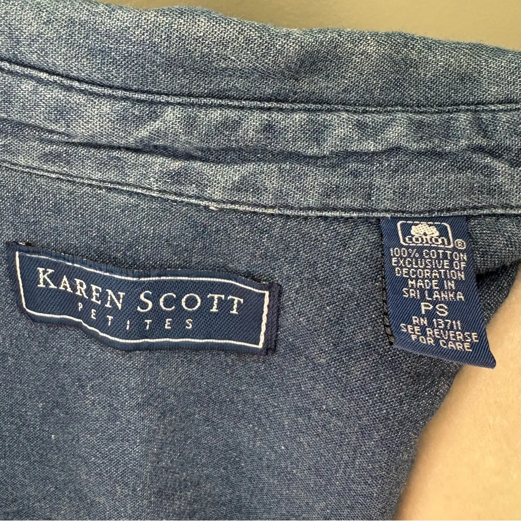 Vintage Karen Scott Embroidered Winter Christmas Denim Shirt size small petite - Image 5