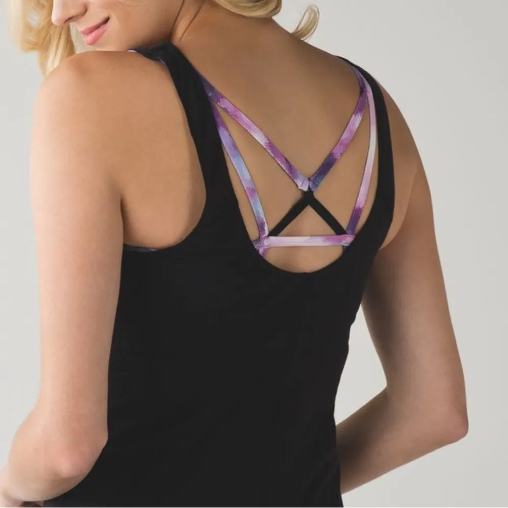 Lululemon Sweaty Endeavor Bra. Size 6 EUC - Image 4