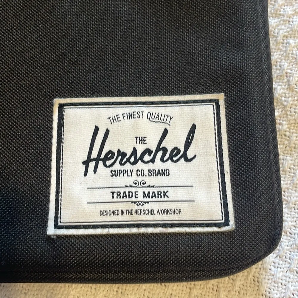 5 for $25 Herschel Tablet Ipad Accessories Case Black‎ with White Trim 7 x 10 - Image 3