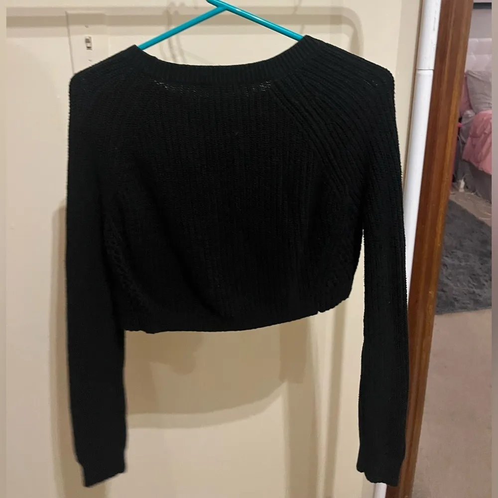 EXPRESS black cropped sweater - Image 3