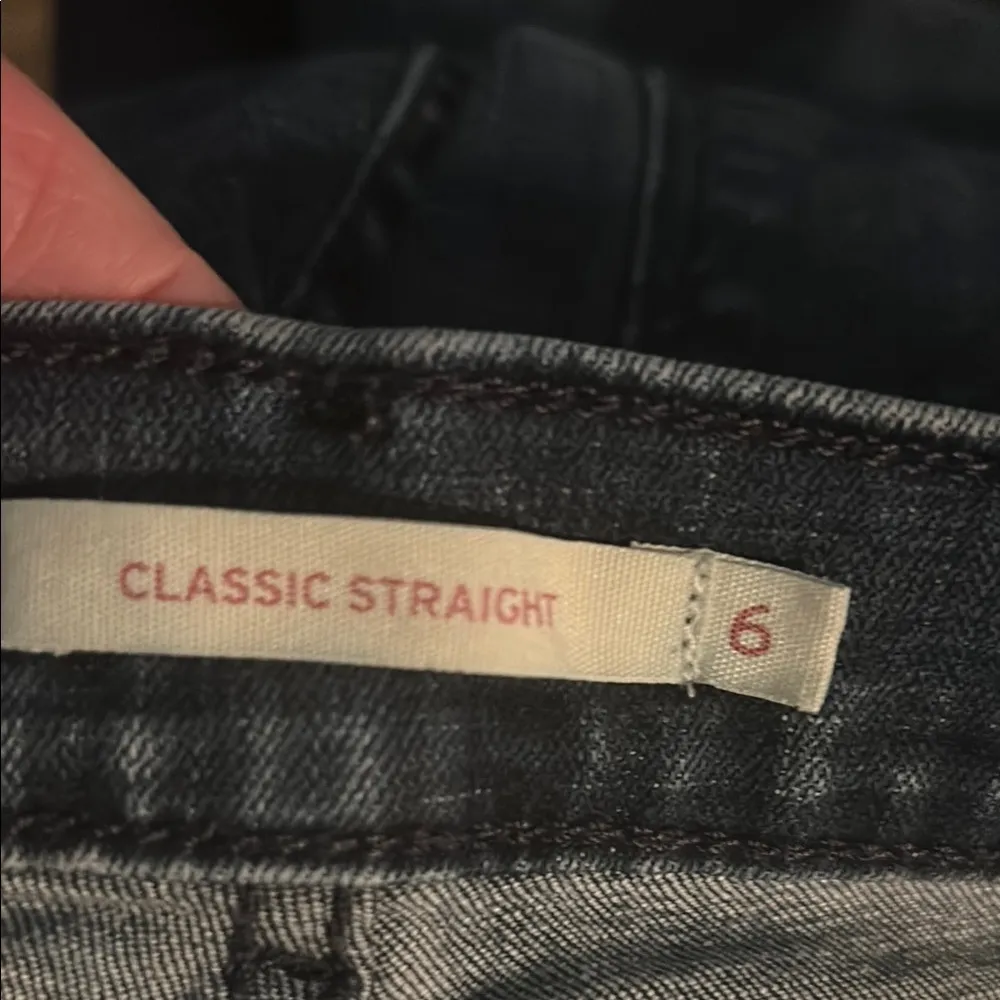 Women's Levi Jeans - Image 2