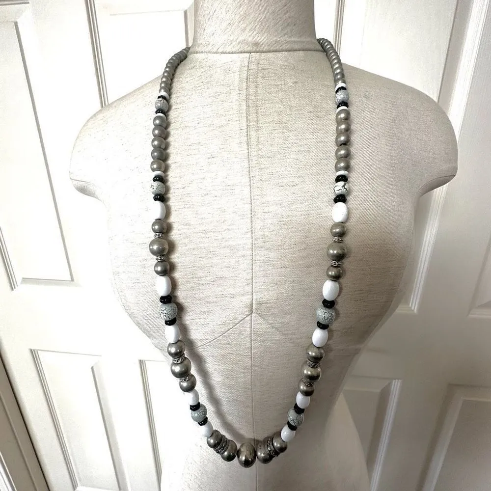 Liz Claiborne vintage long grey black necklace - Image 3