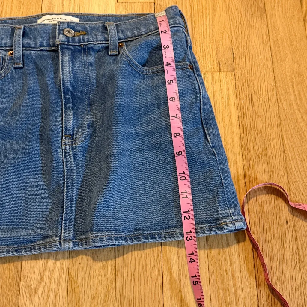 Abercrombie & Fitch Mid Rise Denim Skirt Sz 24 - Image 4