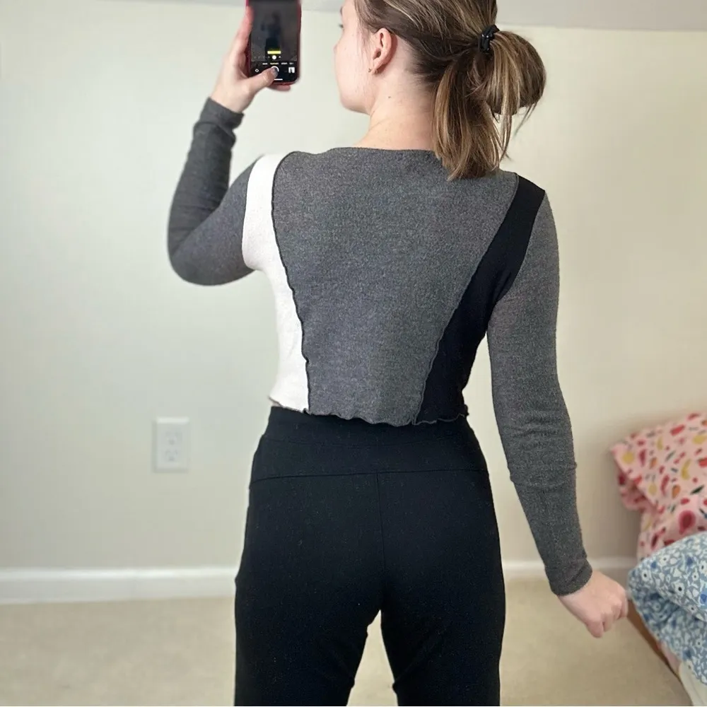 Le Lis Gray Asymmetrical Fitted Long Sleeve Top - Image 3