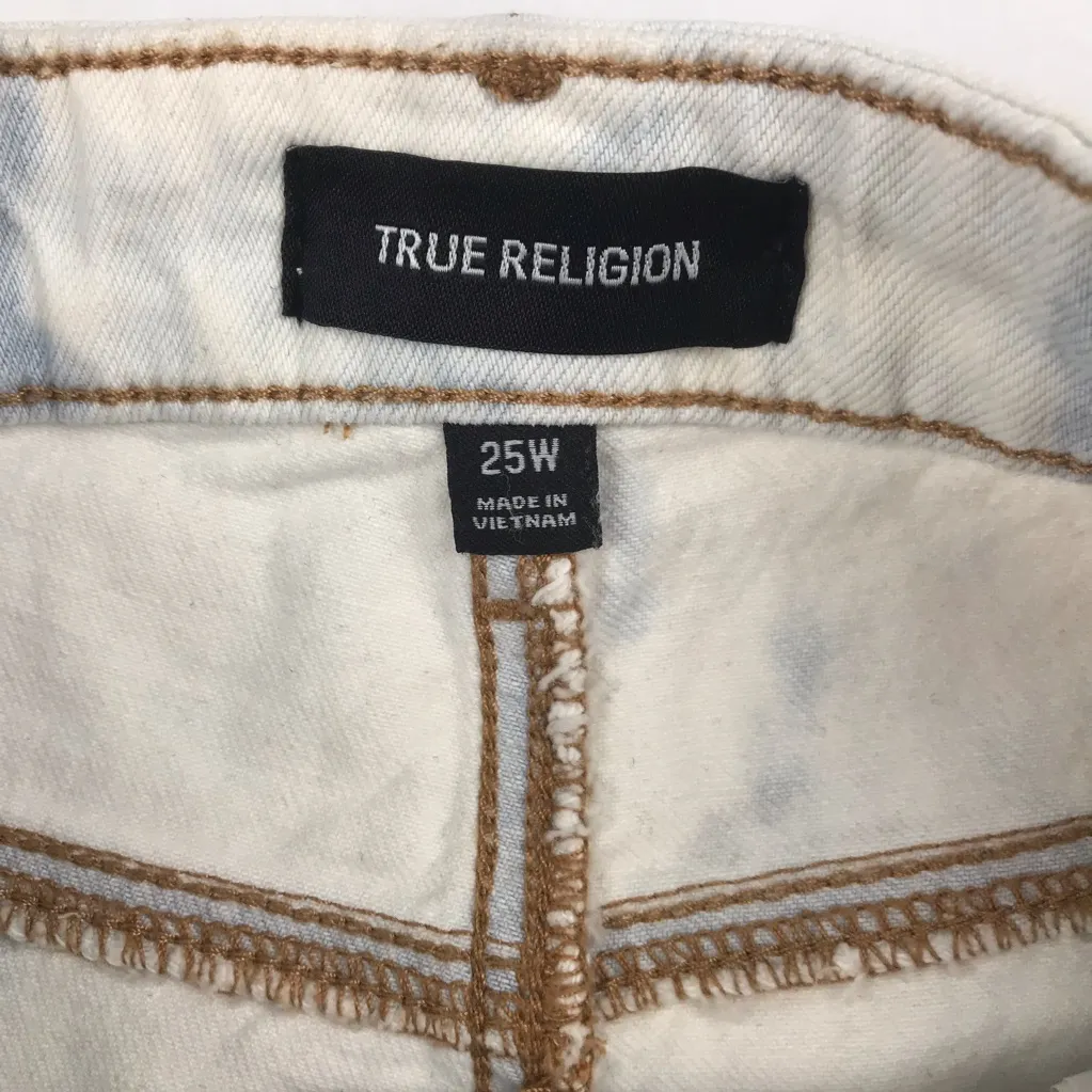 TRUE RELIGION Caia Fray Hem Skinny Shorts - Image 5