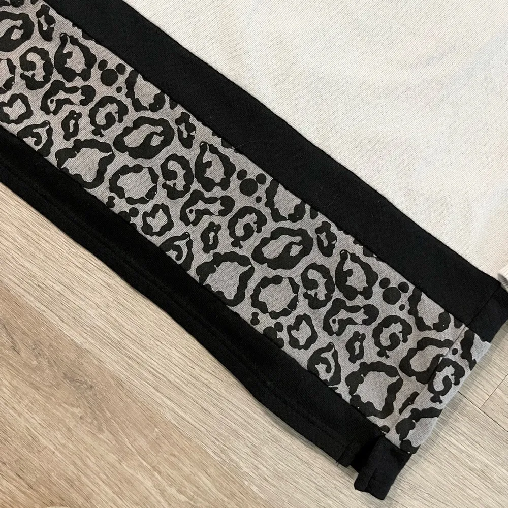 Disney Parks Women Animal Kingdom Mickey Leopard Animal Print Long Sleeve Top S - Image 7