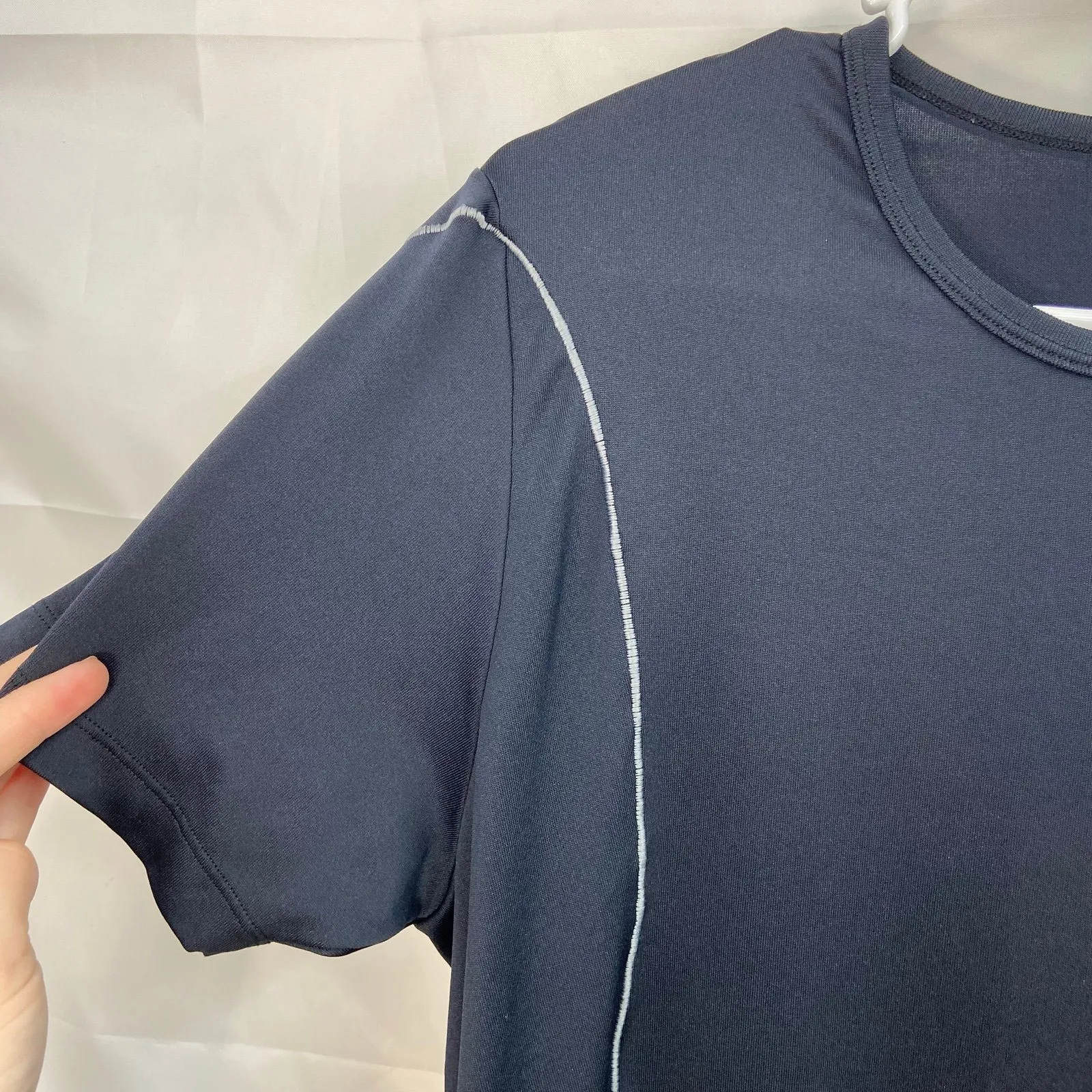 Calvin Klein adult black seamed active stretch athletic short sleeve shirt large - Image 2